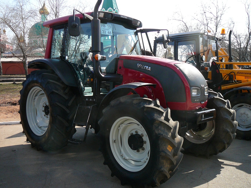 Удмуртия, № УВ 3268 18 — Valtra (общая модель)