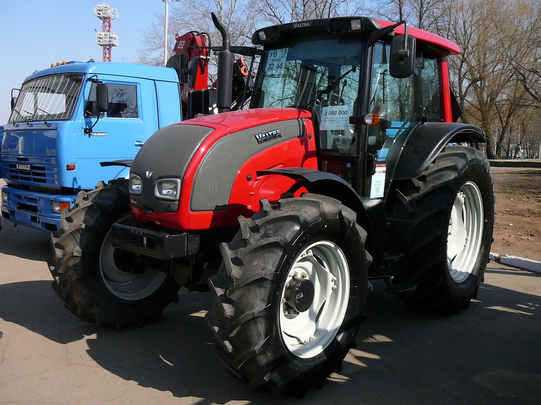 Удмуртия, № УВ 3268 18 — Valtra (общая модель)