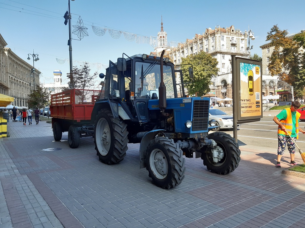 Киев, № (UA11) Б/Н СТ 0004 — Беларус-82.1