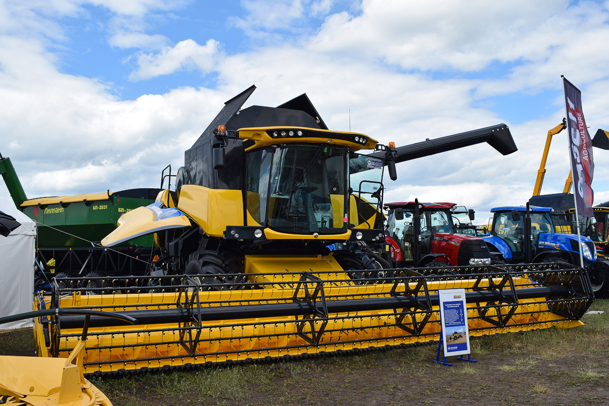 Алтайский край, № (22) Б/Н СТ 0251 — New Holland CX (общая модель); Алтайский край — Выставка "День Сибирского Поля 2019"