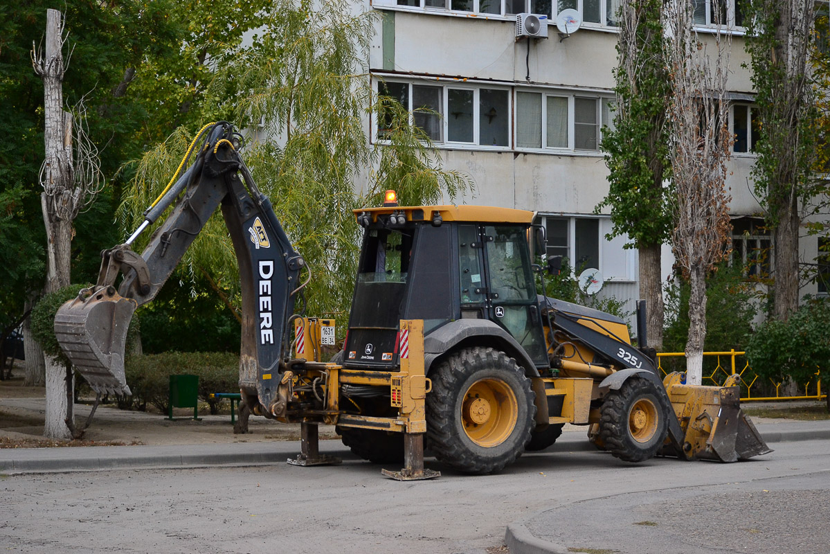 Волгоградская область, № 1631 ВЕ 34 — John Deere 325J