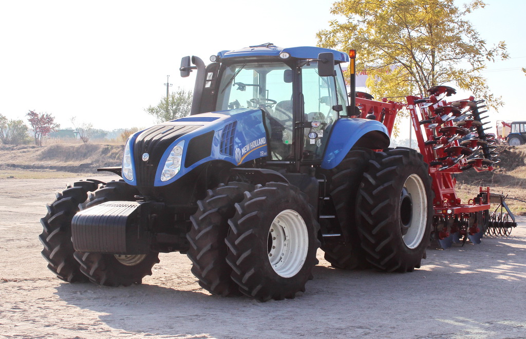 Кировоградская область, № (UA12) Б/Н СТ 0008 — New Holland T8.390