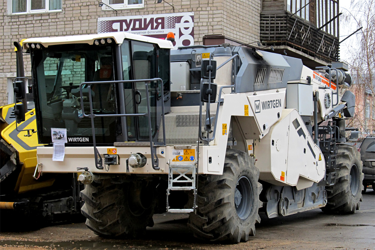 Алтайский край, № 8778 МТ 22 — Wirtgen WR 240