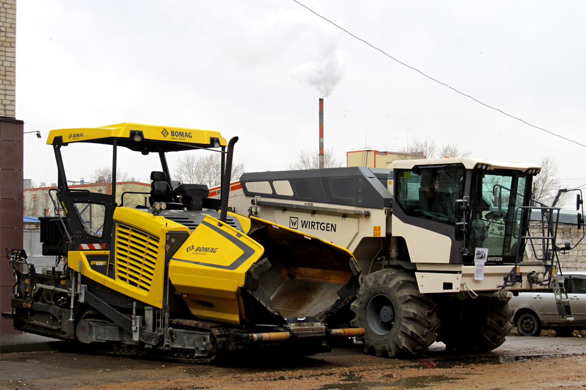 Алтайский край, № (22) Б/Н СТ 0328 — Bomag BF 600; Алтайский край, № 8778 МТ 22 — Wirtgen WR 240