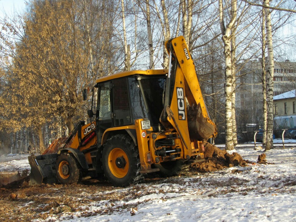 Удмуртия, № 3172 УС 18 — JCB 3CX