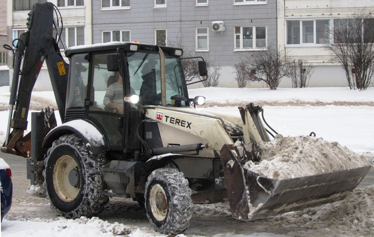 Удмуртия, № 4238 УХ 18 — Terex TLB-825