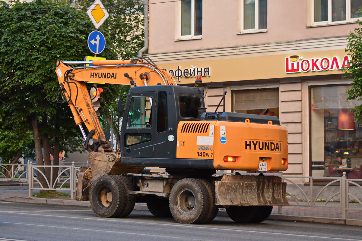 Свердловская область, № 3337 СХ 66 — Hyundai R140W