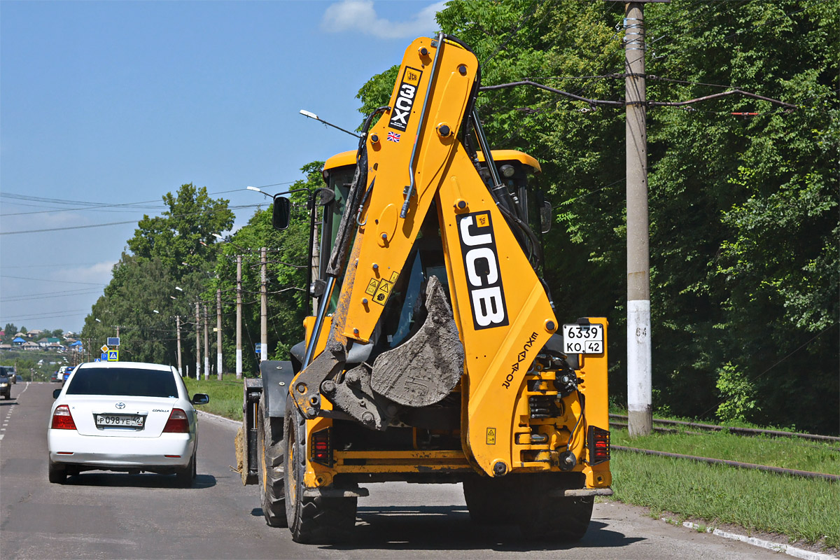 Кемеровская область, № 6339 КО 42 — JCB 3CX