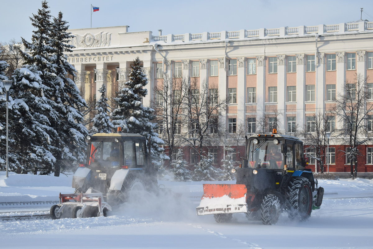 Алтайский край, № 8327 МС 22 — Беларус-82.1; Алтайский край — Разные фотографии (Спецтехника)