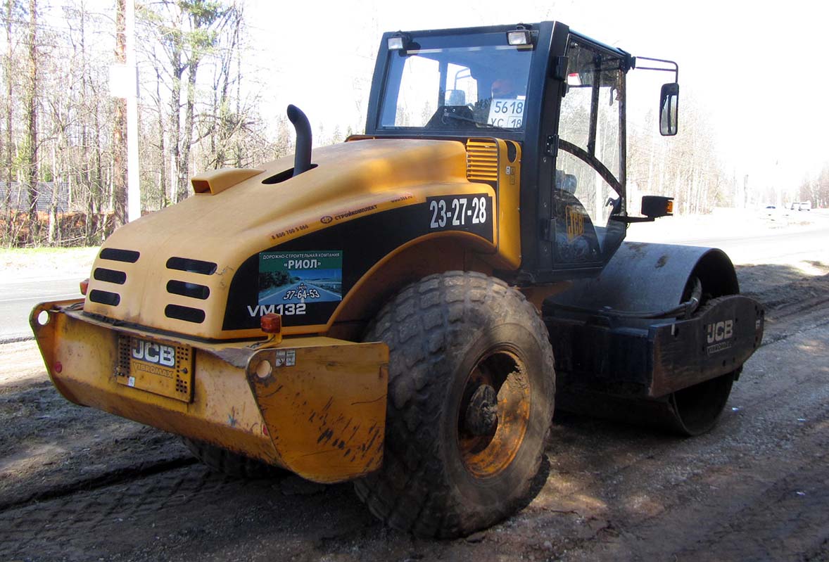 Удмуртия, № 5618 УС 18 — JCB VM132 D/PD