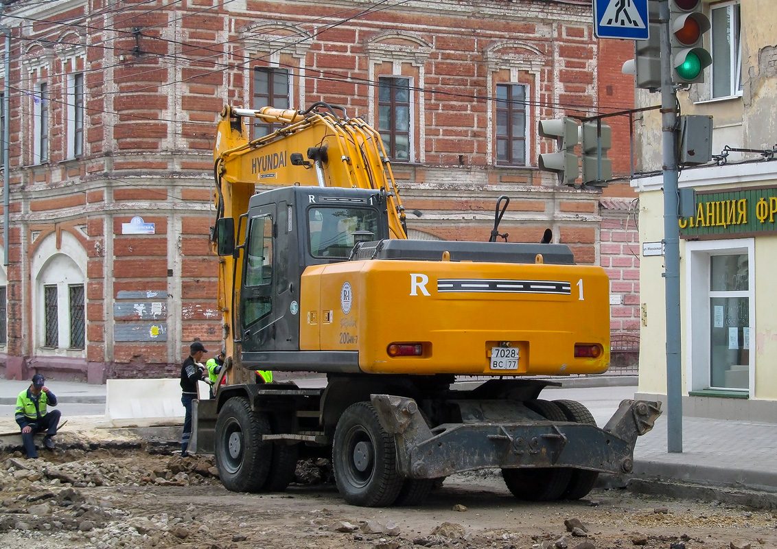 Москва, № 7028 ВС 77 — Hyundai R200W