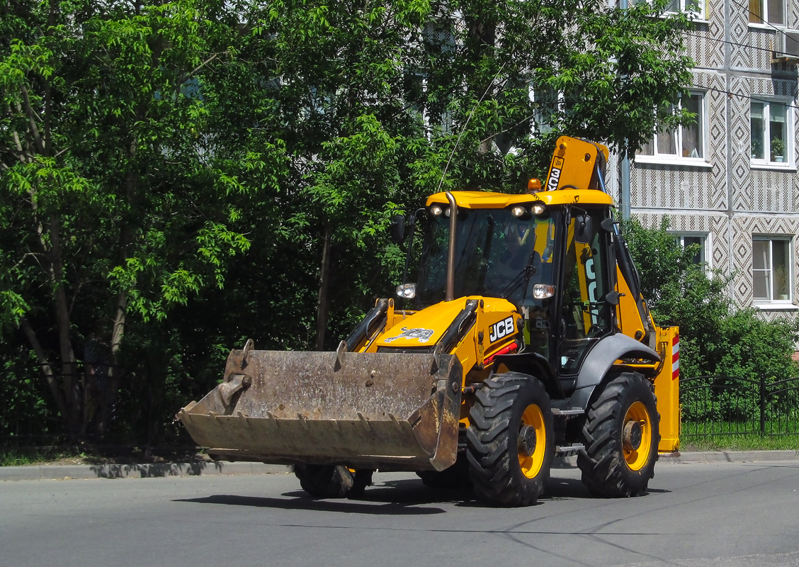 Калужская область, № 0402 КВ 40 — JCB 3CX