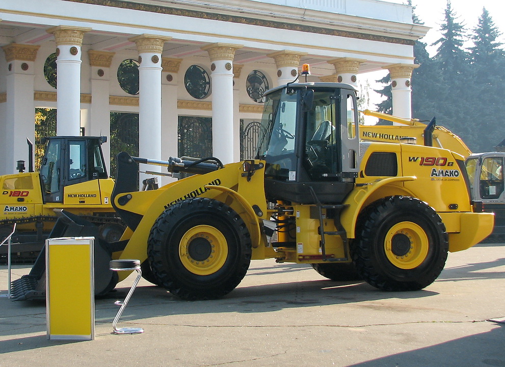 Киев, № (UA11) Б/Н СТ 0052 — New Holland LW190B