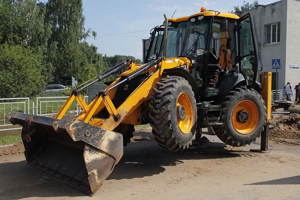 Удмуртия, № 9178 УС 18 — JCB 4CX