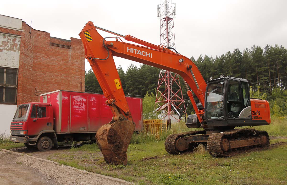 Удмуртия, № (18) Б/Н СТ 0221 — Hitachi ZX180 (общая модель)