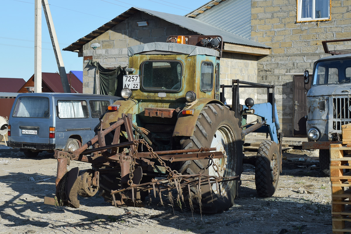 Алтайский край, № 7257 АУ 22 — Т-40АМ