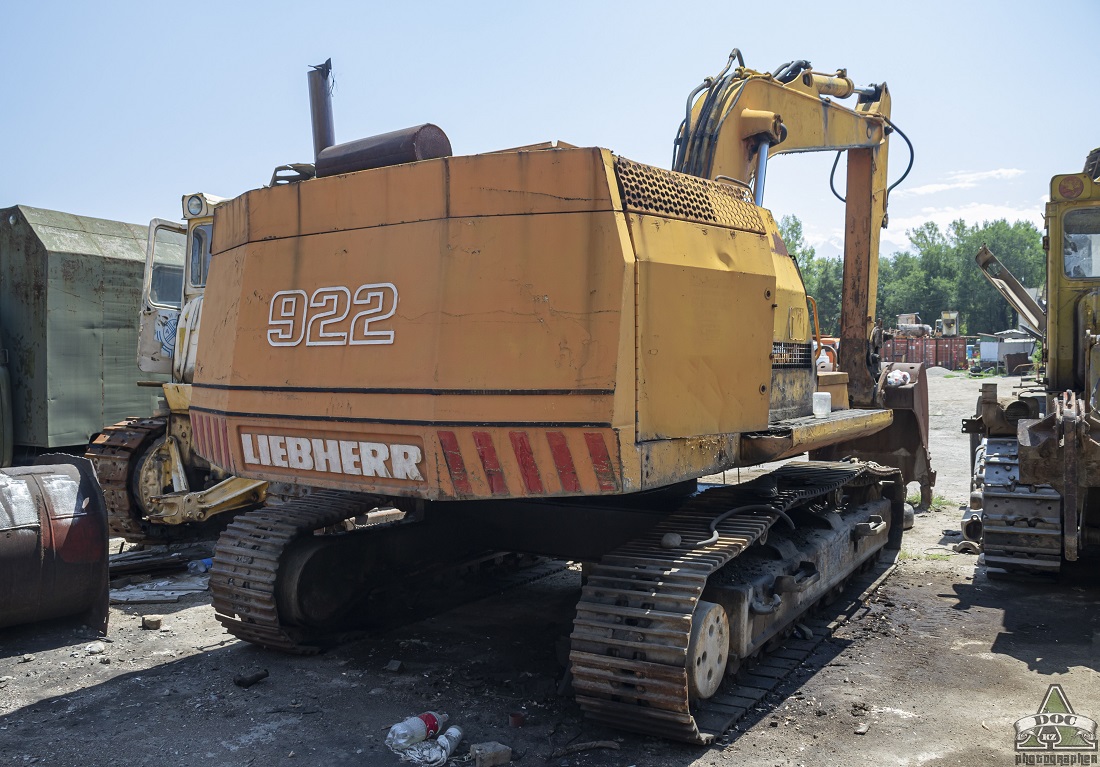 Алматы, № AFD 227 A — Liebherr R 922