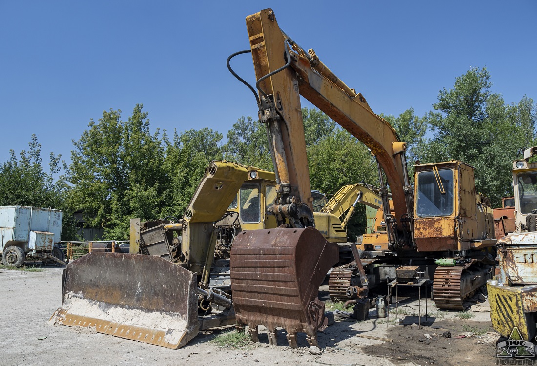 Алматы, № AFD 227 A — Liebherr R 922