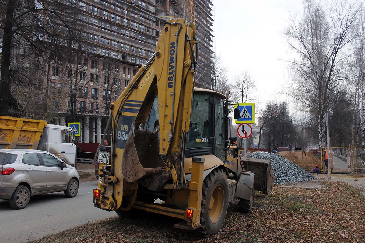 Удмуртия, № 8482 УХ 18 — Komatsu WB93