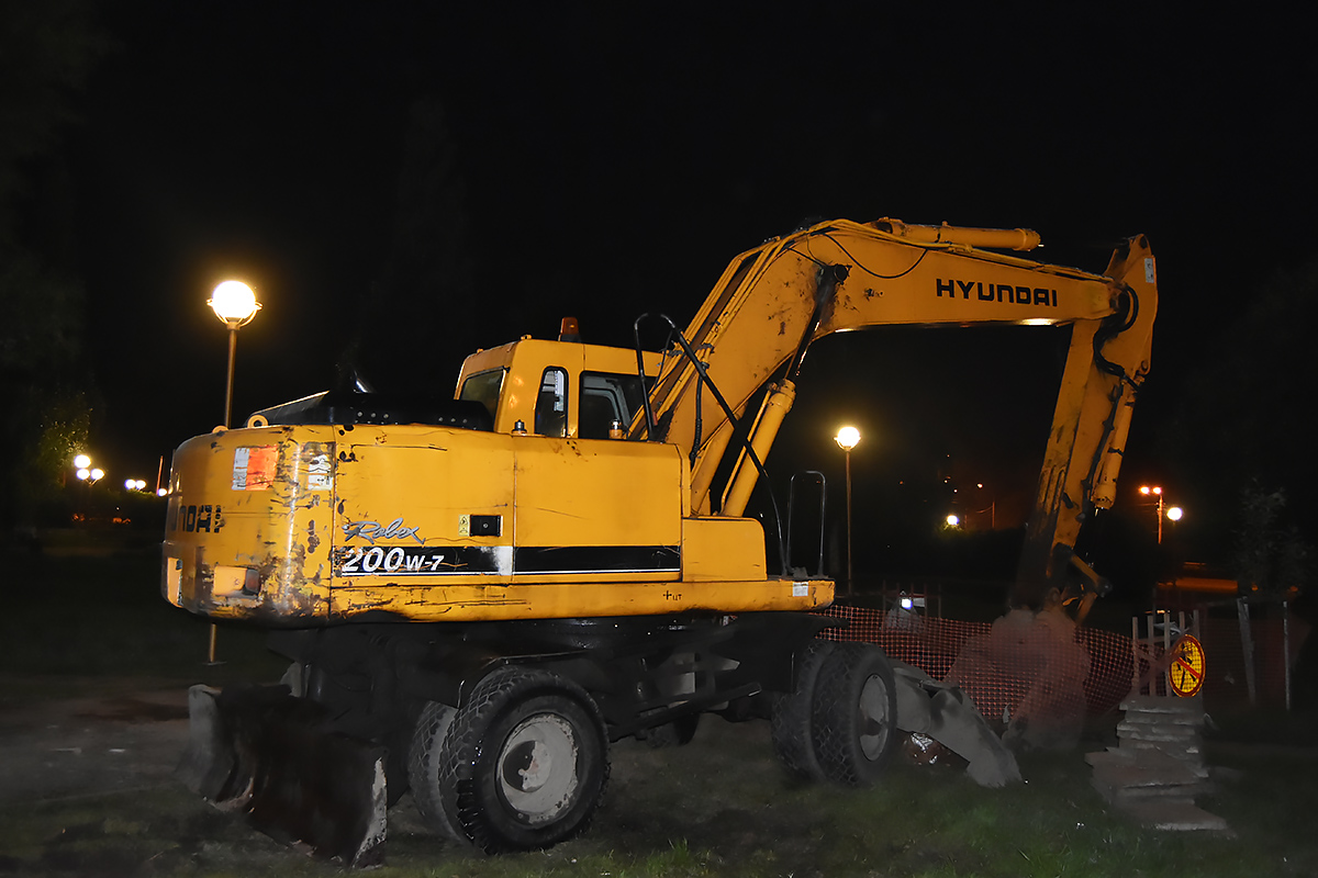 Пермский край, № 9330 ЕЕ 59 — Hyundai R200W