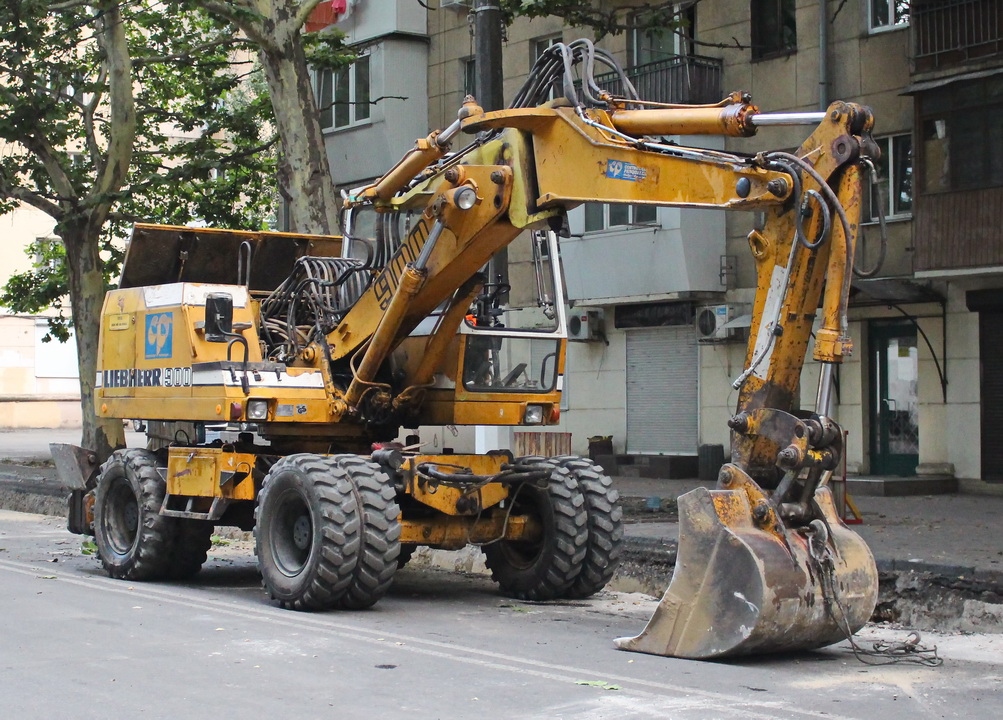 Одесская область, № (UA16) Б/Н СТ 0051 — Liebherr A 900 C; Одесская область — Спецтехника с нечитаемыми (неизвестными) номерами