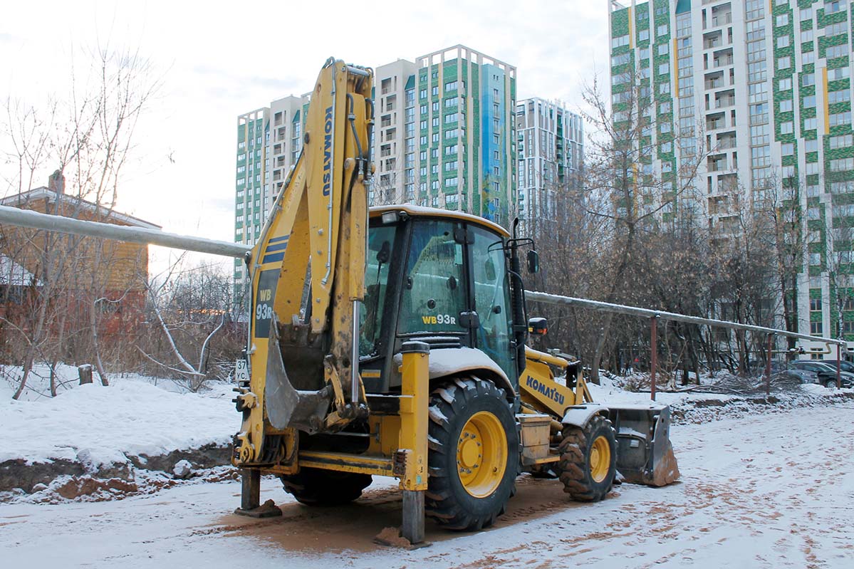 Удмуртия, № 3704 УС 18 — Komatsu WB93