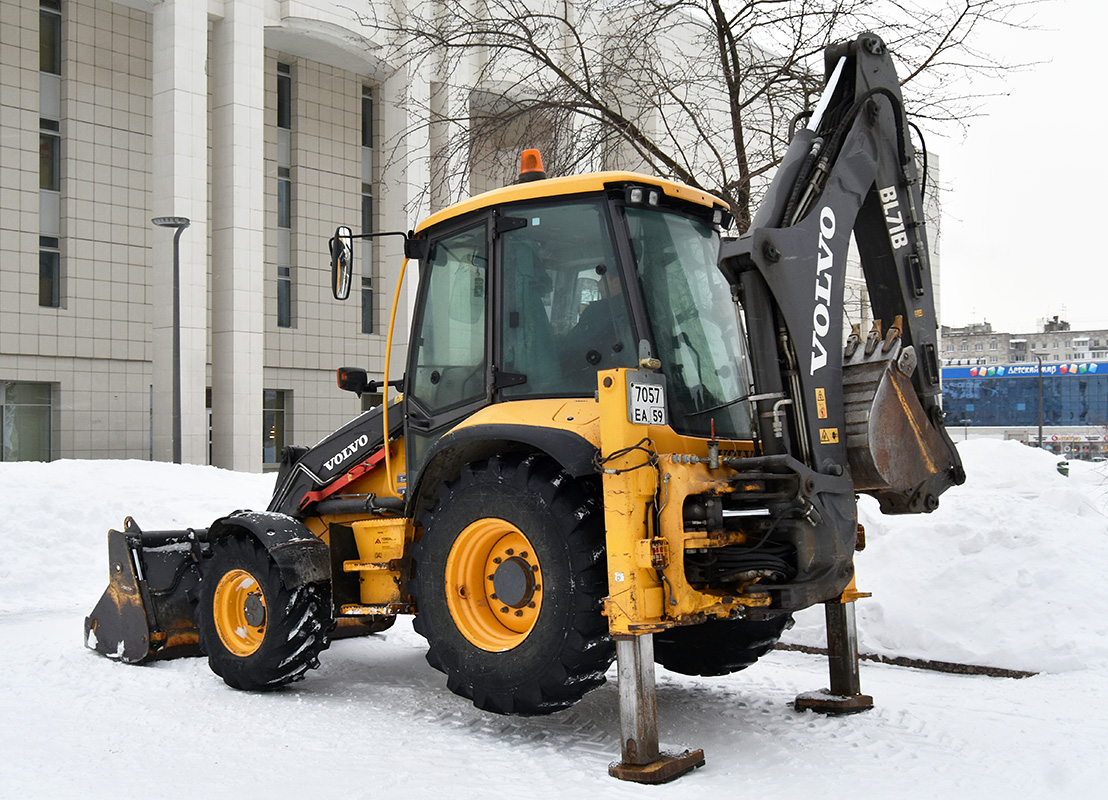 Пермский край, № 7057 ЕА 59 — Volvo BL71B