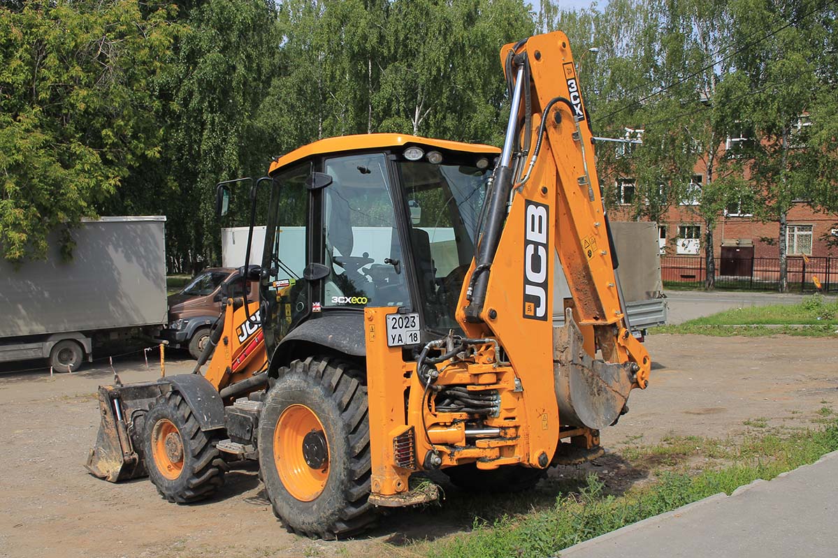 Удмуртия, № 2023 УА 18 — JCB 3CX