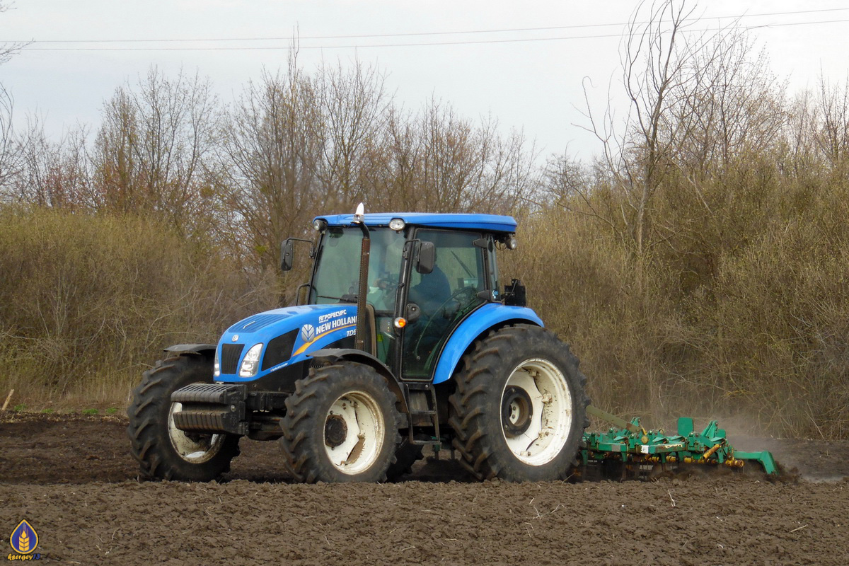 Полтавская область, № 23768 ВІ — New Holland TD5.110