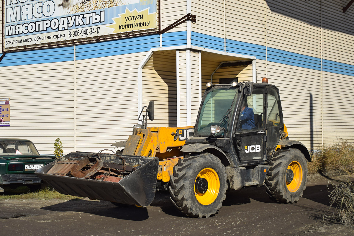 Алтайский край, № 2880 ХХ 74 — JCB 531-70