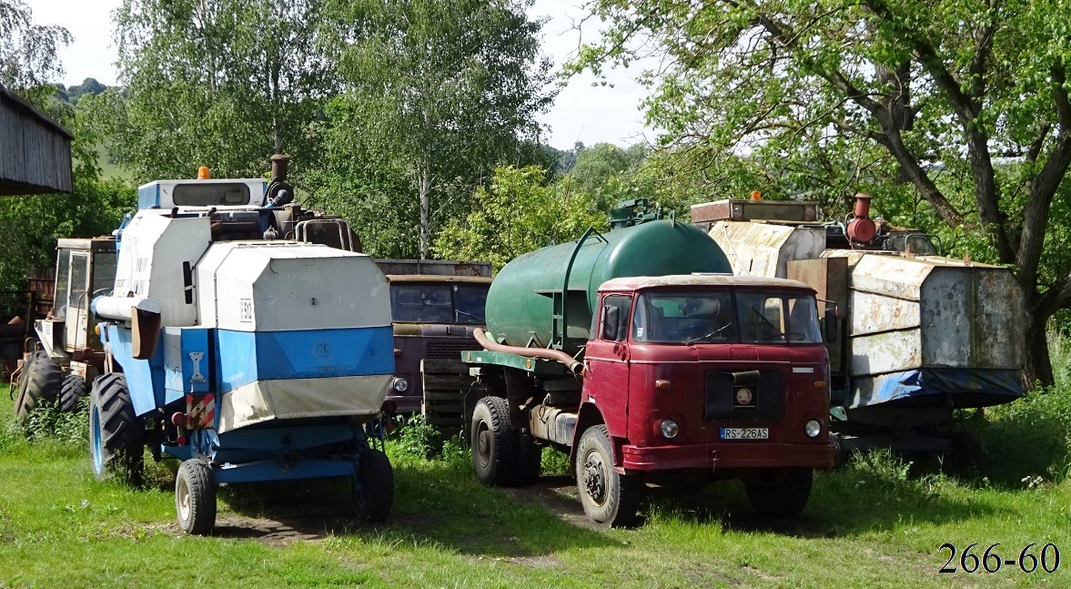 Словакия, № (SK) U/N ST 0004 — Fortschritt E512; Словакия, № RS-226AS — Škoda 706 MTSP 24, MTSP 27