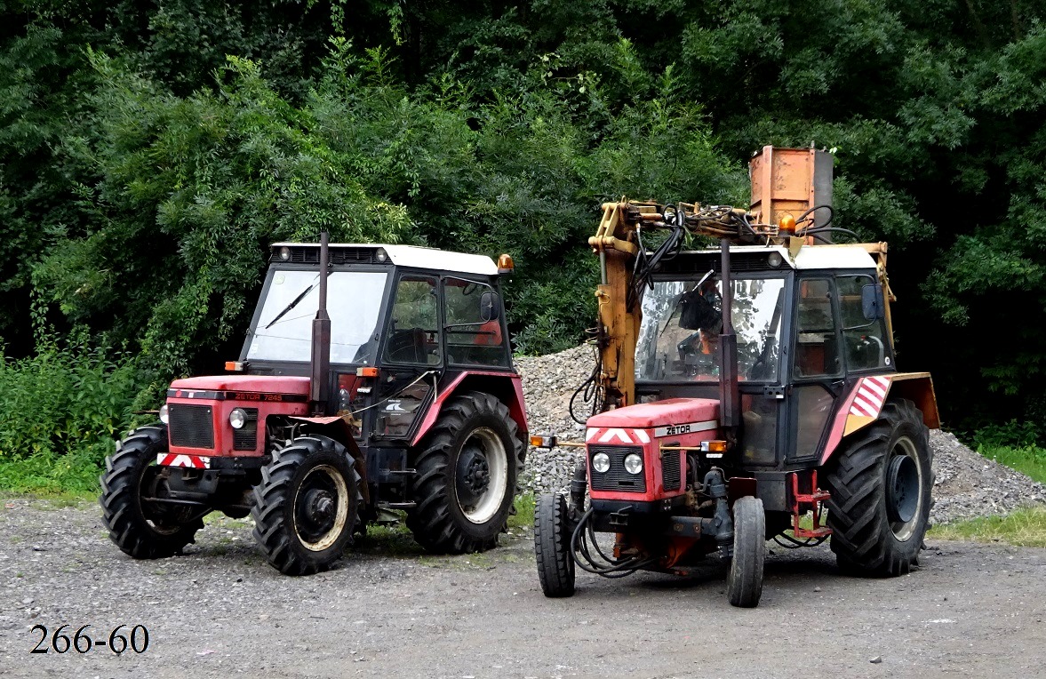 Словакия, № TV-605AB — Zetor 7245; Словакия, № TV Z 063 — Zetor 7711