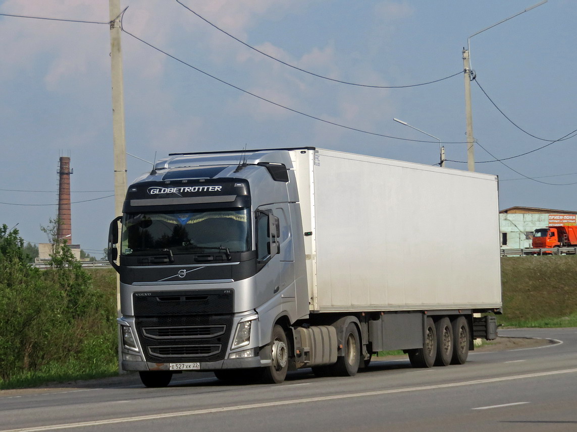 Алтайский край, № Е 527 ХК 22 — Volvo ('2012) FH.460