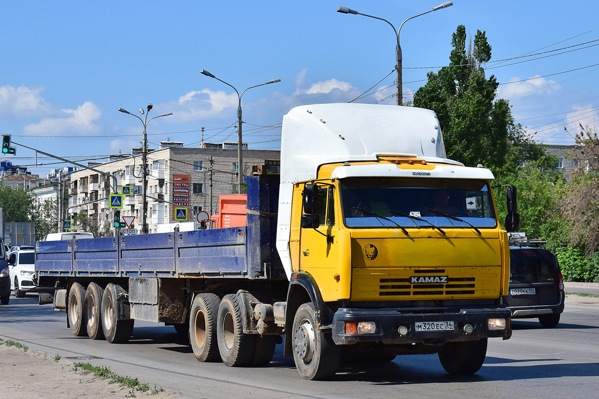 Волгоградская область, № М 320 ЕС 34 — КамАЗ-54115-15 [54115R]