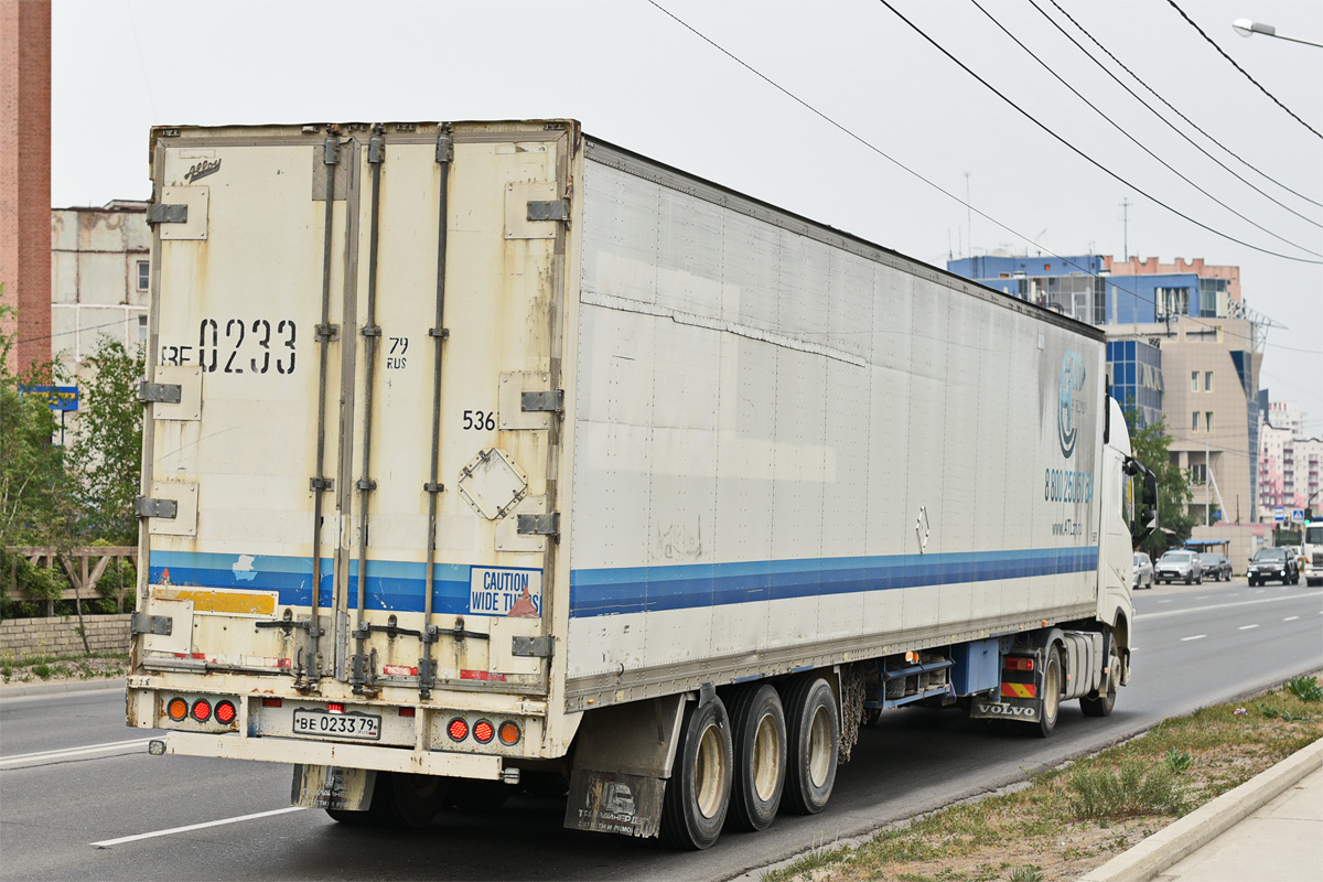 Хабаровский край, № У 015 ХМ 27 — Volvo ('2012) FH.460 [X9P]; Хабаровский край, № ВЕ 0233 79 — Alloy (общая модель) [1A1]