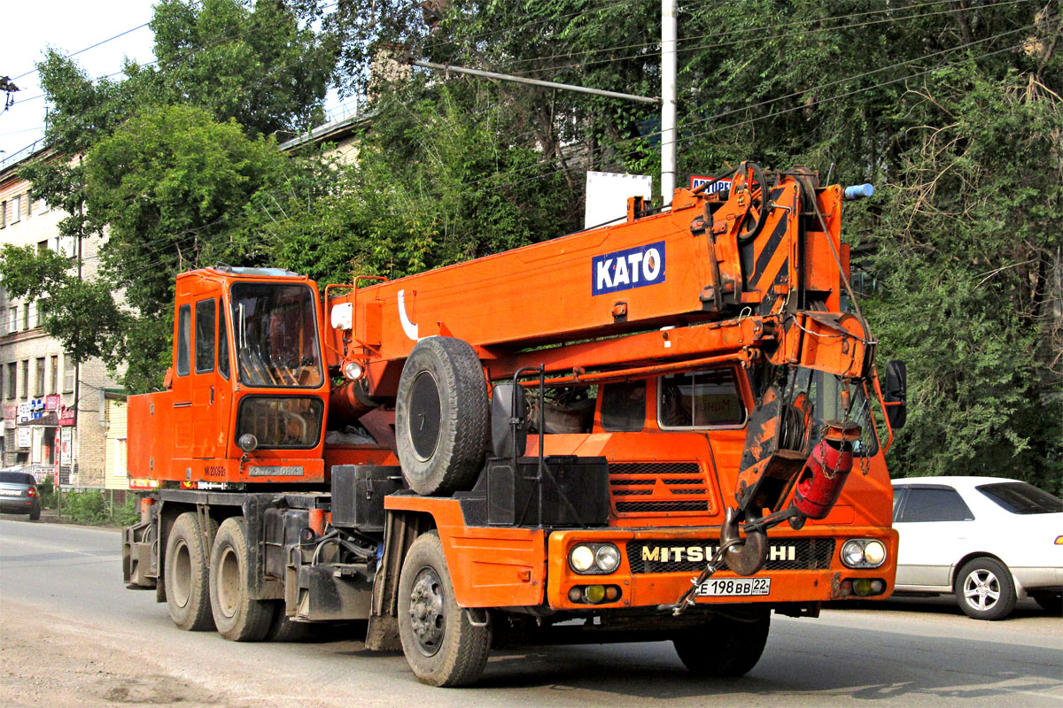 Алтайский край, № Е 198 ВВ 22 — Mitsubishi Fuso K203