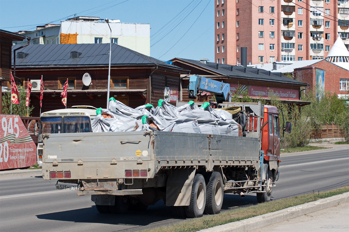 Саха (Якутия), № Е 525 МВ 14 — Mitsubishi Fuso The Great