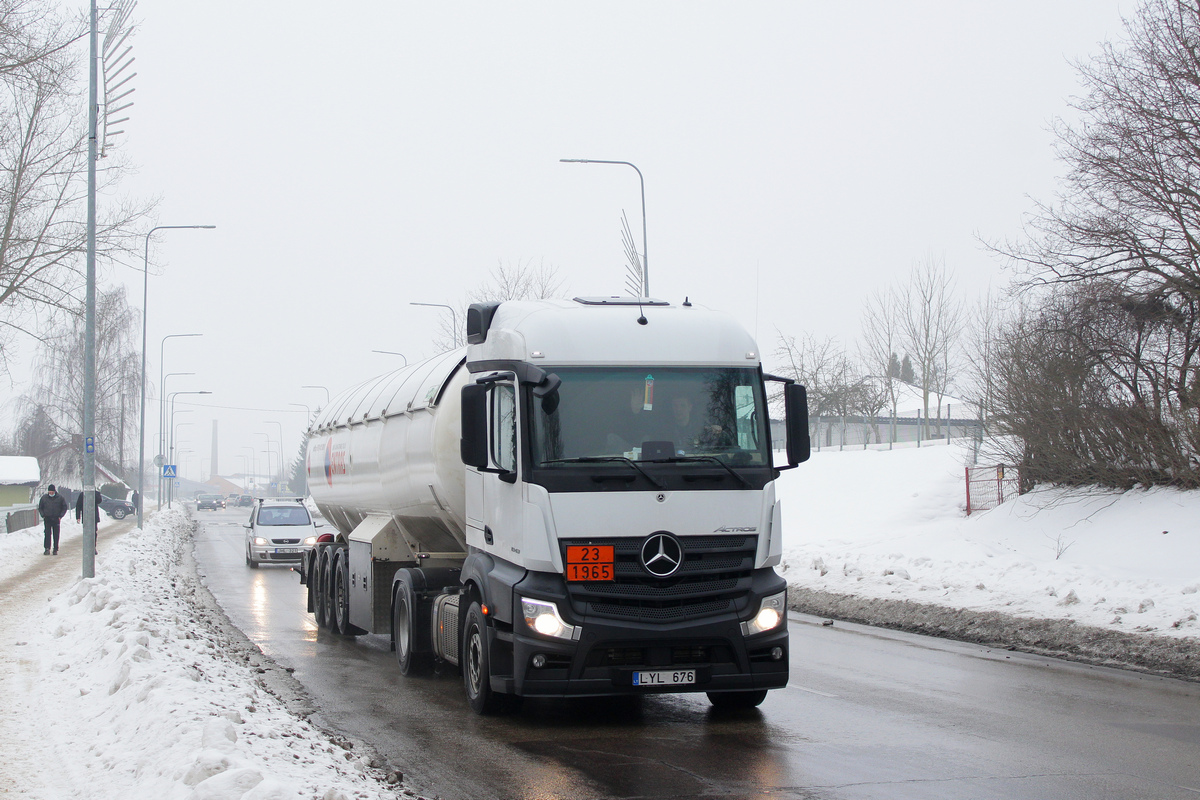 Литва, № LYL 676 — Mercedes-Benz Actros ('2018)