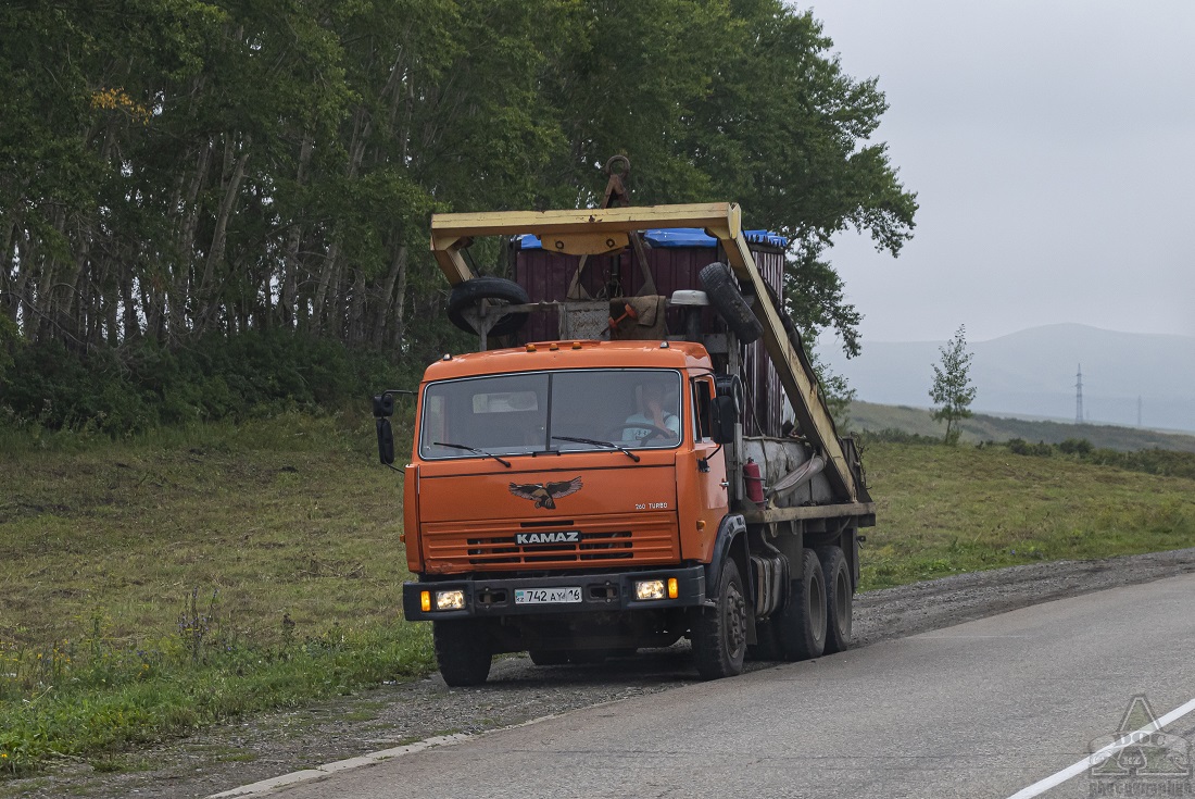 Восточно-Казахстанская область, № 742 AY 16 — КамАЗ-5320