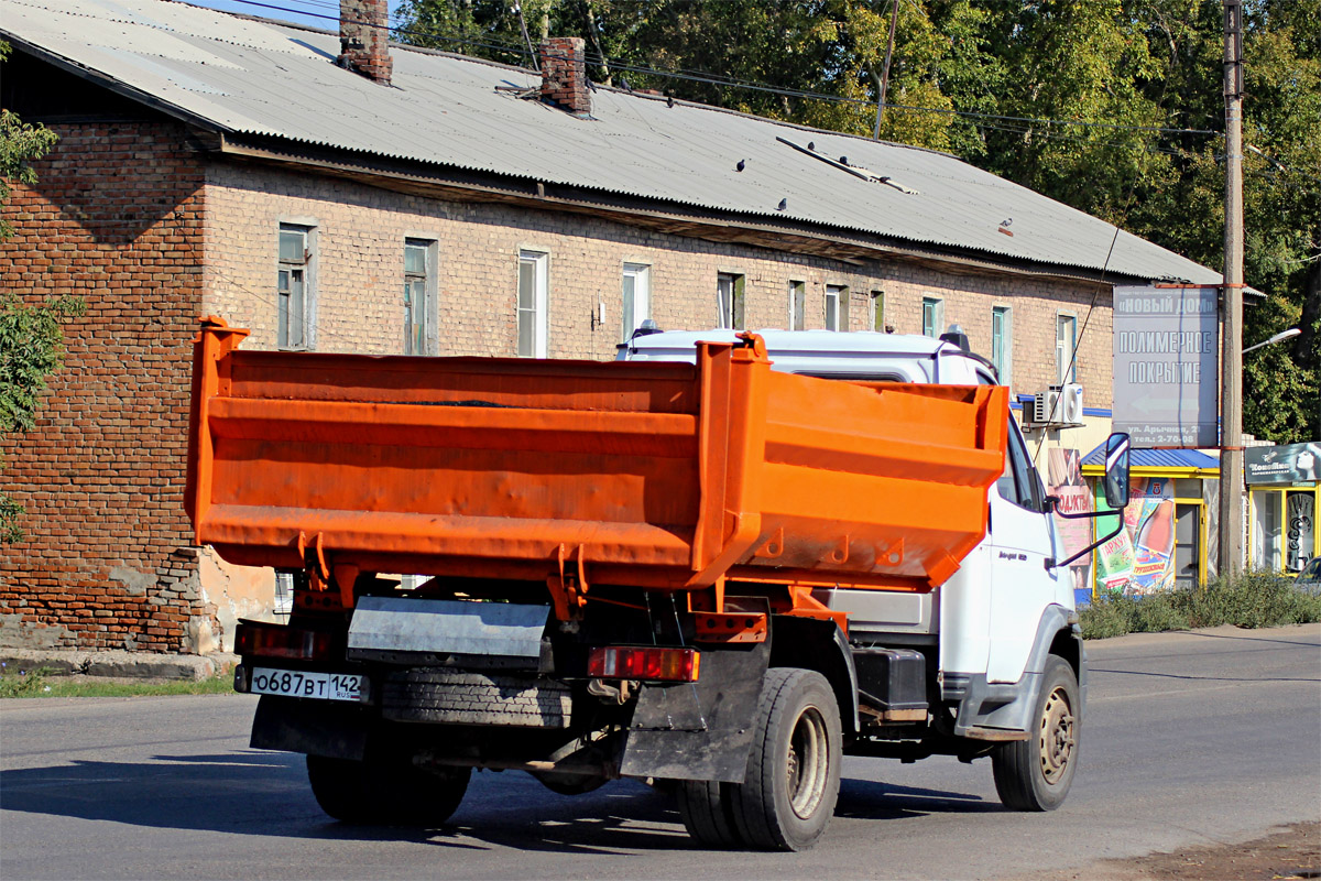 Алтайский край, № О 687 ВТ 142 — ГАЗ-33106 "Валдай"