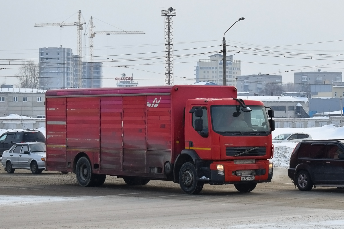 Алтайский край, № К 672 УМ 154 — Volvo ('2006) FE