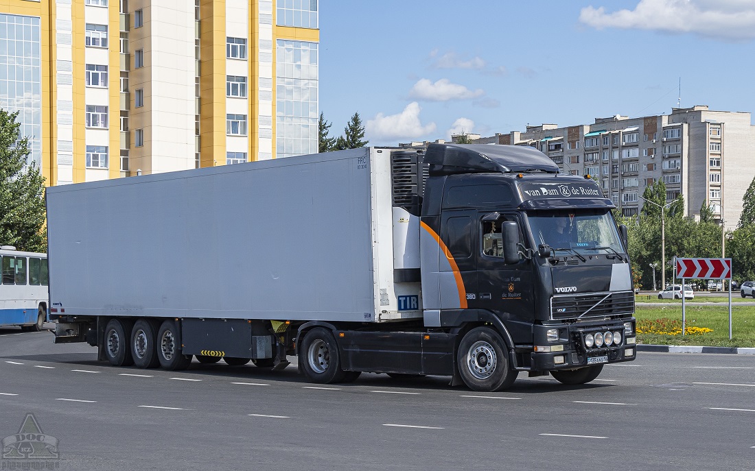 Восточно-Казахстанская область, № 135 AAG 16 — Volvo ('1993) FH12.380