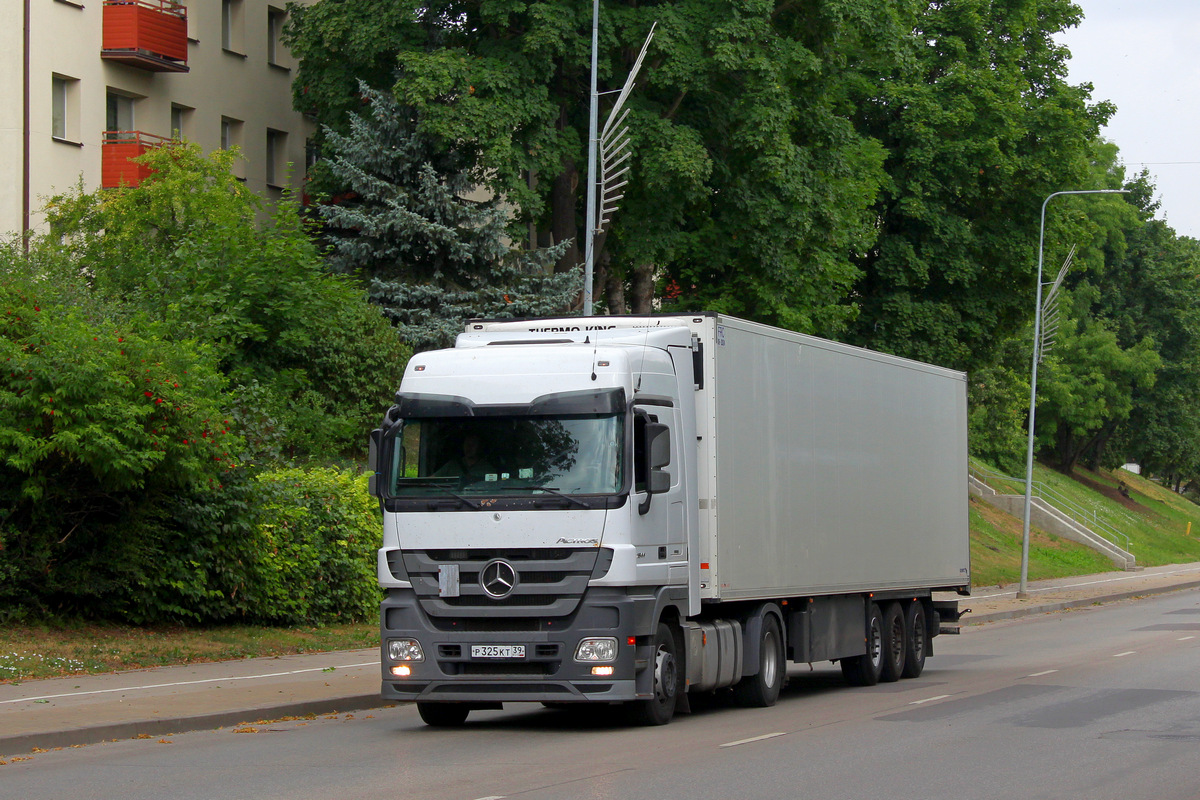 Калининградская область, № Р 325 КТ 39 — Mercedes-Benz Actros ('2009) 1844