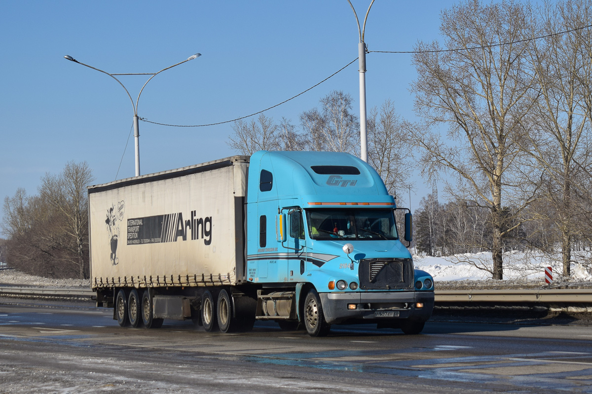 Алтайский край, № А 557 ОН 22 — Freightliner Century Class