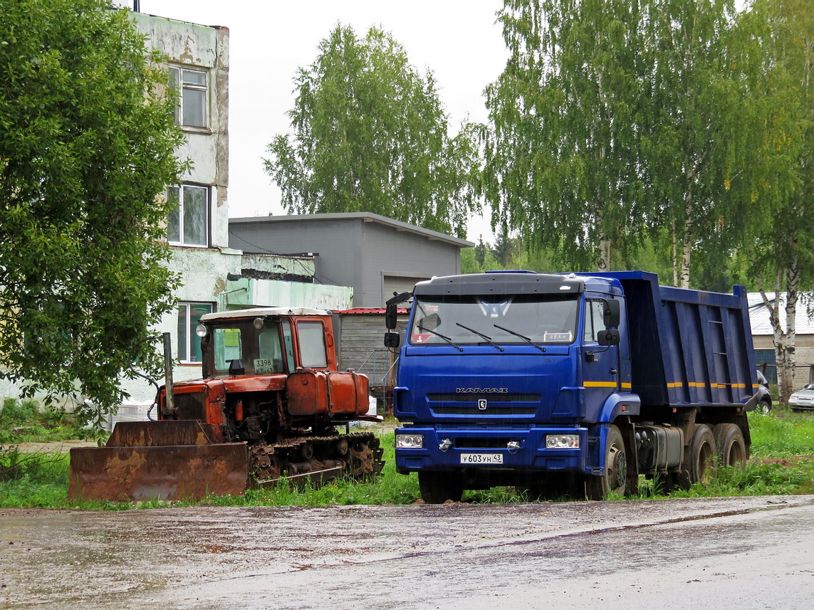 Кировская область, № 3398 КТ 43 — ДТ-75 (общая модель); Кировская область, № У 603 УН 43 — КамАЗ-65116-A4