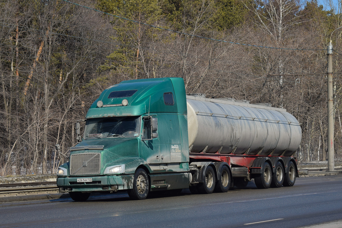 Алтайский край, № А 261 ММ 122 — Volvo VNL660