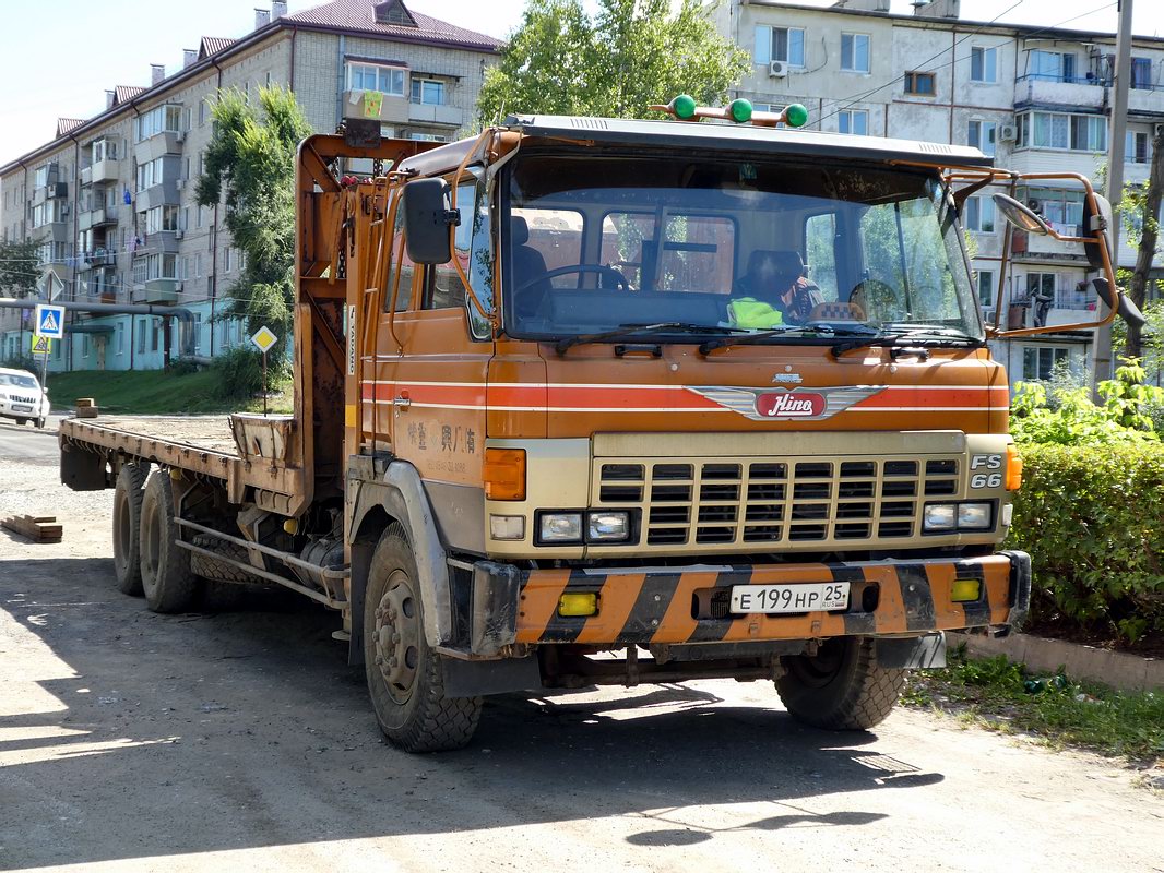 Приморский край, № Е 199 НР 25 — Hino FS