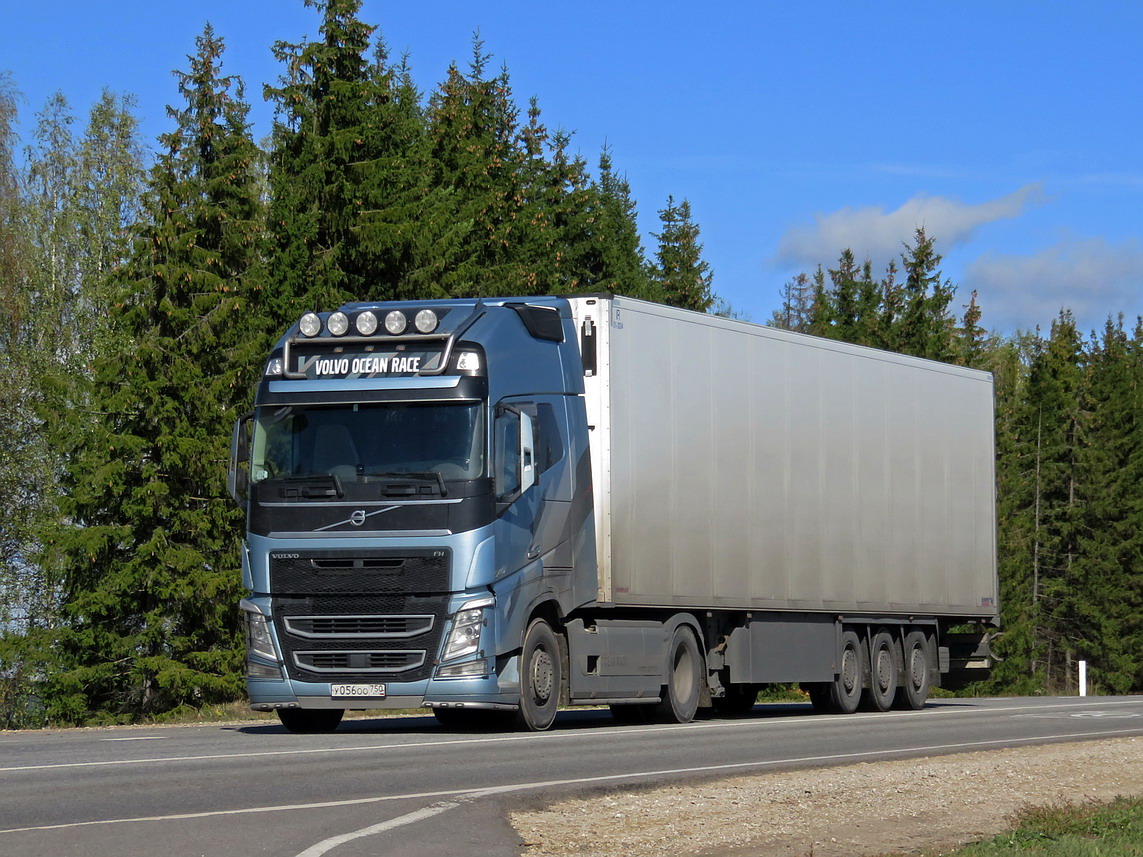 Ханты-Мансийский автоном.округ, № У 056 ОО 750 — Volvo ('2012) FH.540; Volvo ('2012) FH "Volvo Ocean Race" (Кировская область)