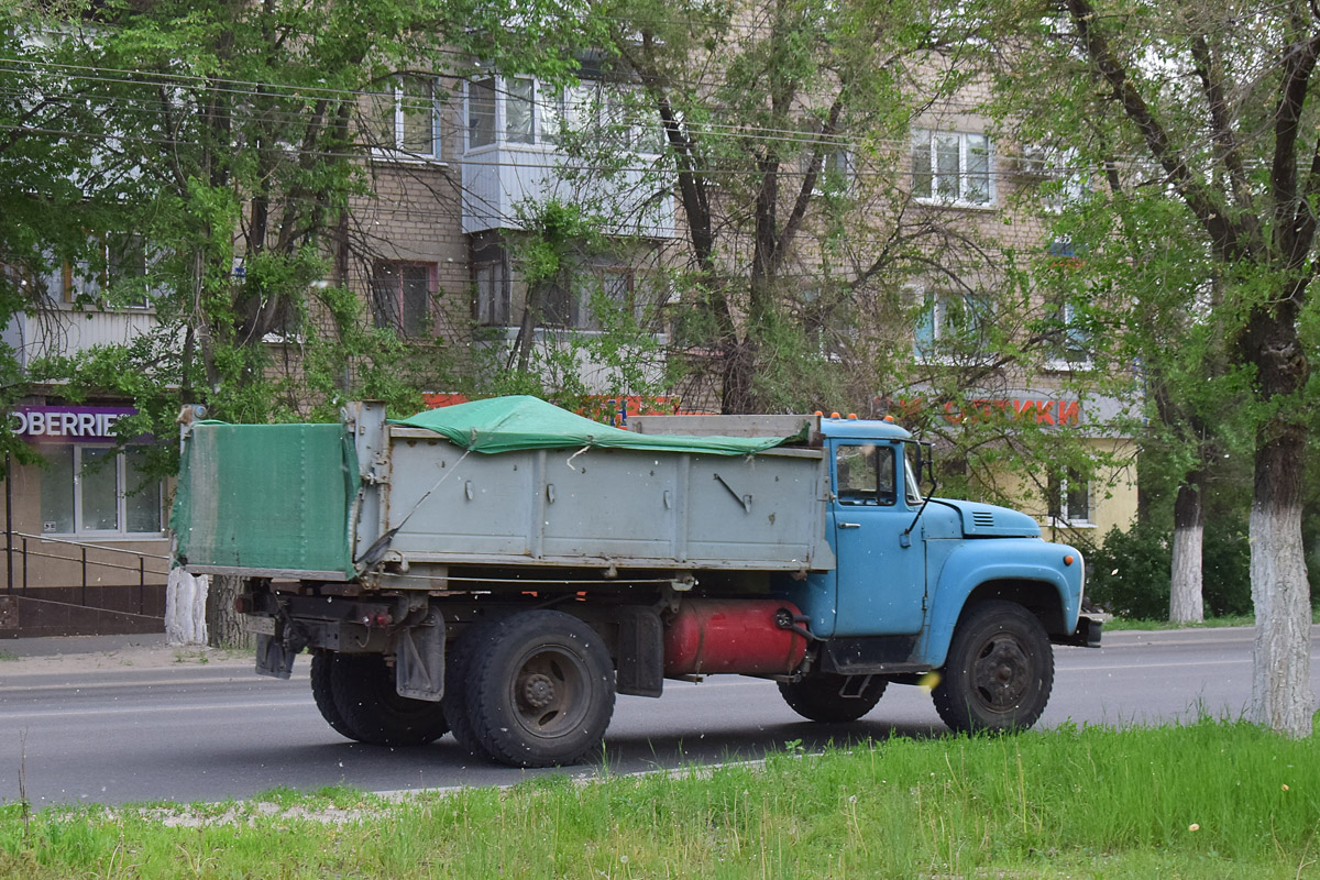 Волгоградская область, № Т 260 ЕН 34 — ЗИЛ-495710