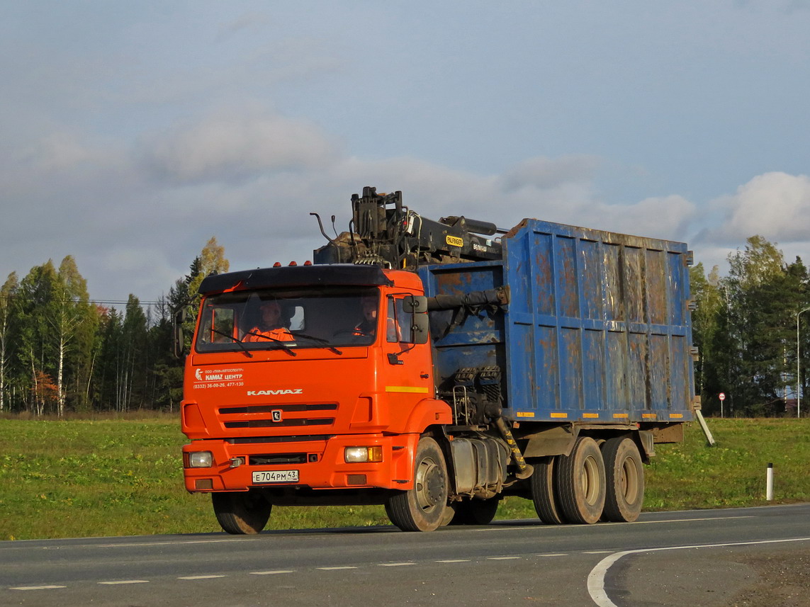 Кировская область, № Е 704 РМ 43 — КамАЗ-65115 (общая модель)